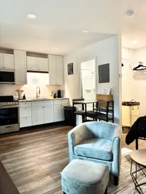 Central, Style & Comfort | Copper Co. #5 - Image 3