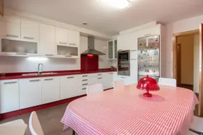 Excellent house with garden - Image 4