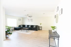 Modern 4BR Near Las Vegas Strip, Lake Mead & AP - Image 2