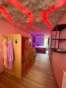 Cloud Capsule | Jacuzzi • Sauna - Image 3