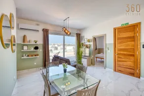 Sunshine penthouse 2BR heaven with AC, terrace & WIFI by 360 Estates - Image 5