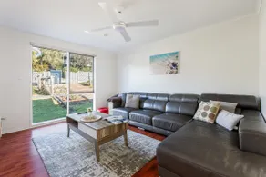 Coastal Grove - Sunlit Stay near Beach and Hot Springs - Image 2