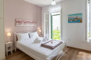 Central Sea View Studio • Spacious • Perfect for 2 - Image 2