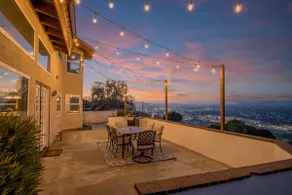 Exceptional city light views- 5 min to Old Town - Image 4