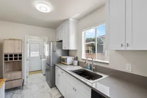 Cozy & Friendly Home Close to Downtown Long Beach! - Image 4
