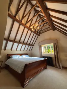 A beautiful 17th century thatched cottage - Image 3