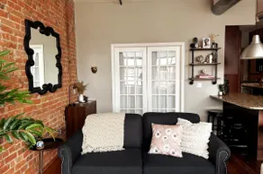 Pied-à-Terre : French Flat Ann Arbor - Image 3