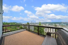 The Pittsburgh Balcony House - Image 3