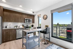 Luxury Living & Patio Vibes Minutes to DT Calgary! - Image 4