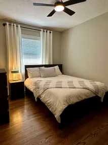 Cozy Mid-Century Retreat Near UGA & Downtown - Image 5