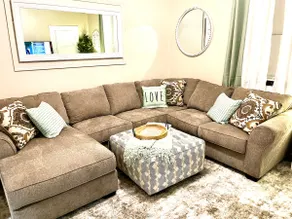 King suite historic apt downtown - Image 2