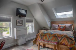 Coastal Charm Just Steps from Perkins Cove - Image 3