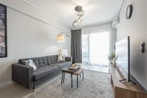 Modern and Bright City Apartment w/Free Parking - Image 5