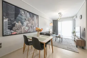 Modern and Bright City Apartment w/Free Parking - Image 3