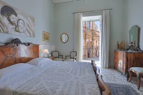 Prestigious Historic Home Overlooking the Duomo - Image 4