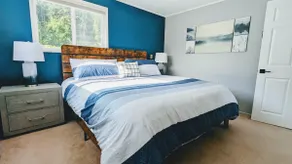 Relaxing Waterfront Getaway on Cornet Bay - Image 3