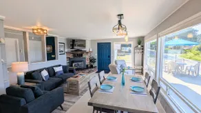 Relaxing Waterfront Getaway on Cornet Bay - Image 2