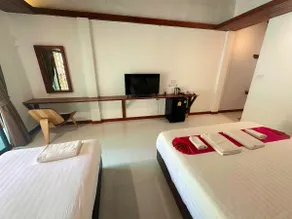 Sunset Sea Breeze Triple Bungalow - Image 3