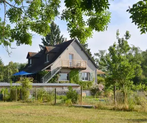 Large studio on the edge of a Sologne pond - Image 2