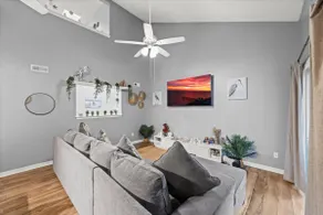 Beachy Retreat - Mins to UNCW & Wrightsville Beach - Image 2