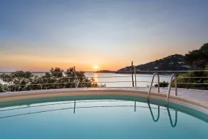 Villa Ambra Luxury by the Sea - Image 2