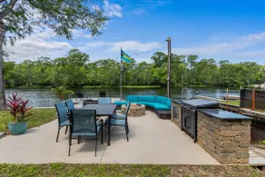 Pirate's Cove Bungalow! Hot Tub + Pool + Dock WiFi - Image 4