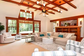 Stunning Open Concept Oak Bluffs Home-sleeps 8+ - Image 2