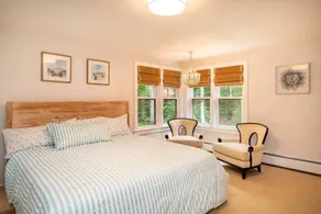 Stunning Open Concept Oak Bluffs Home-sleeps 8+ - Image 5