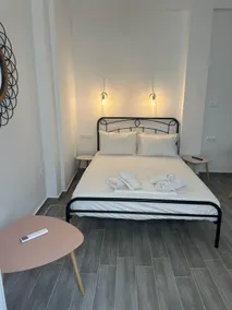 Marlina's Studio, Tinos Town - Image 4