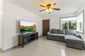 #3 Central Phoenix Stay - Image 2