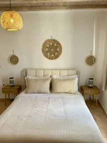 Nesa Paros - Image 5