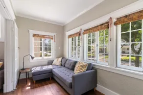 Walkable 3bd Farmhouse|Big Backyard|long driveway - Image 5