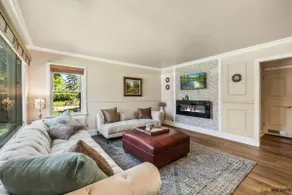 Cozy Evanston Villa with cinema and massage sofa - Image 3