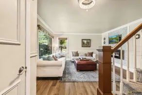 Cozy Evanston Villa with cinema and massage sofa - Image 4