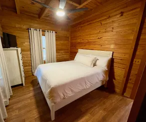 Log Cabin on the Santa Fe River! - Image 2