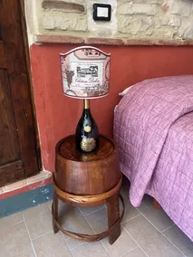 Bed and Wine - Image 5