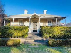 Elegant Period Retreat - Image 4