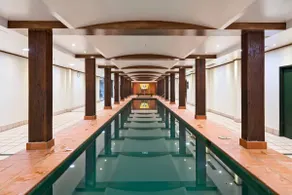 NYC-Style Escape in Darling Harbour w/ Pool & Gym - Image 2