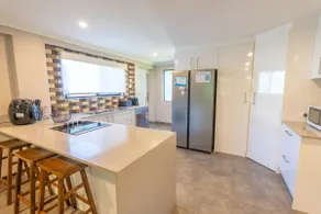 Rainbow Retreat - Stunning Moreton Bay Views - Image 4