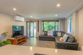 Rainbow Retreat - Stunning Moreton Bay Views - Image 3