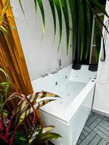 'Indigo' Garden & Jacuzzi Charged - Image 2