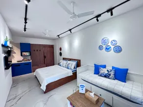 'Indigo' Garden & Jacuzzi Charged - Image 5