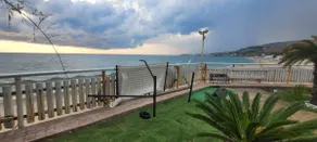 Villa by the sea with private descent to the beach - Image 4