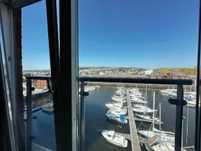 Seaside APT with Harbour View - Image 2