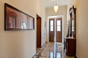 Neoclassical style building - Image 4