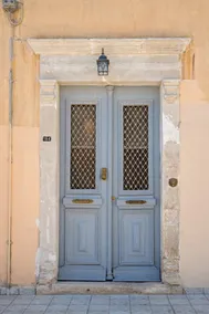 Neoclassical style building - Image 2