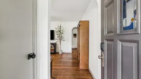Rose District Charmer | 3 King Beds - Image 3
