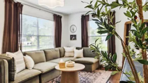 Rose District Charmer | 3 King Beds - Image 5