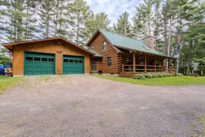 Grandma's Cabin, wooded hideaway - Image 5