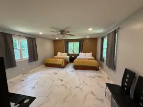 Cozy Home Mins to Lake/Breweries - Image 3